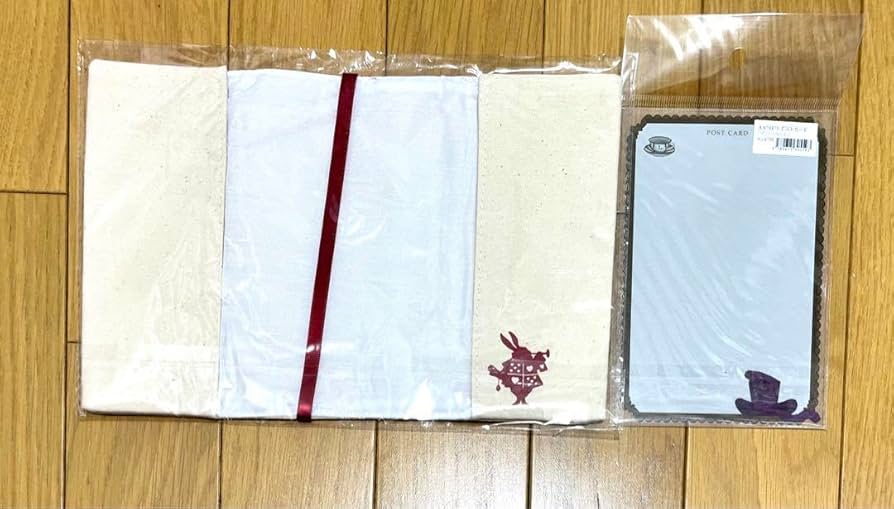Amazon.co.jp: 水曜日のアリス 鍵チャームしおり付き ブック